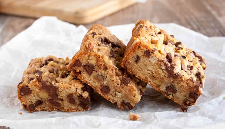 chewy-nutty-toffee-blondies-08