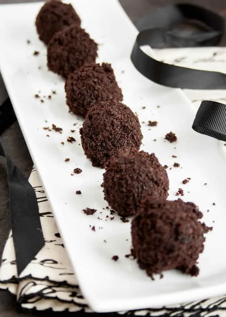 chocolate-stout-cake-crumb-truffles-02