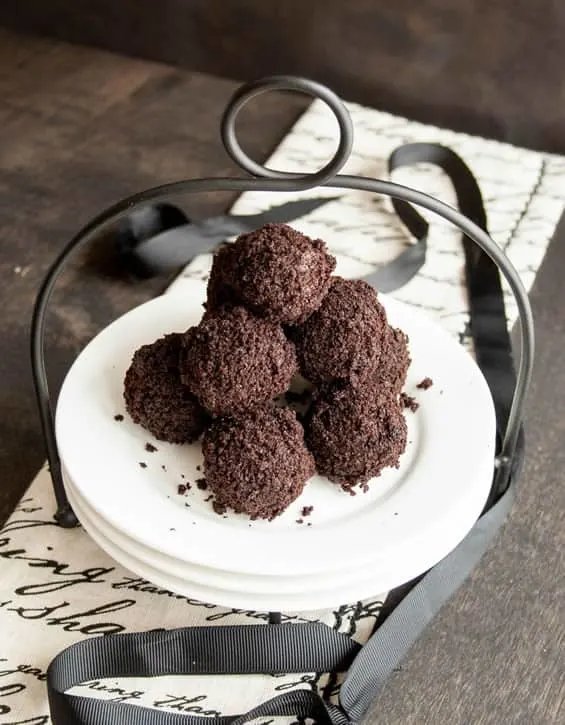 chocolate-stout-cake-crumb-truffles-04