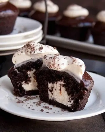 chocolate-stout-cupcakes-filled-with-irish-cream-12