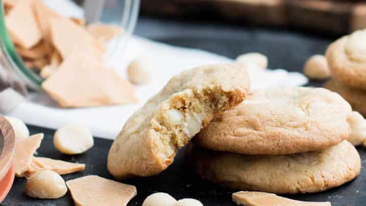 Caramelized White Chocolate Macadamia Nut Cookies